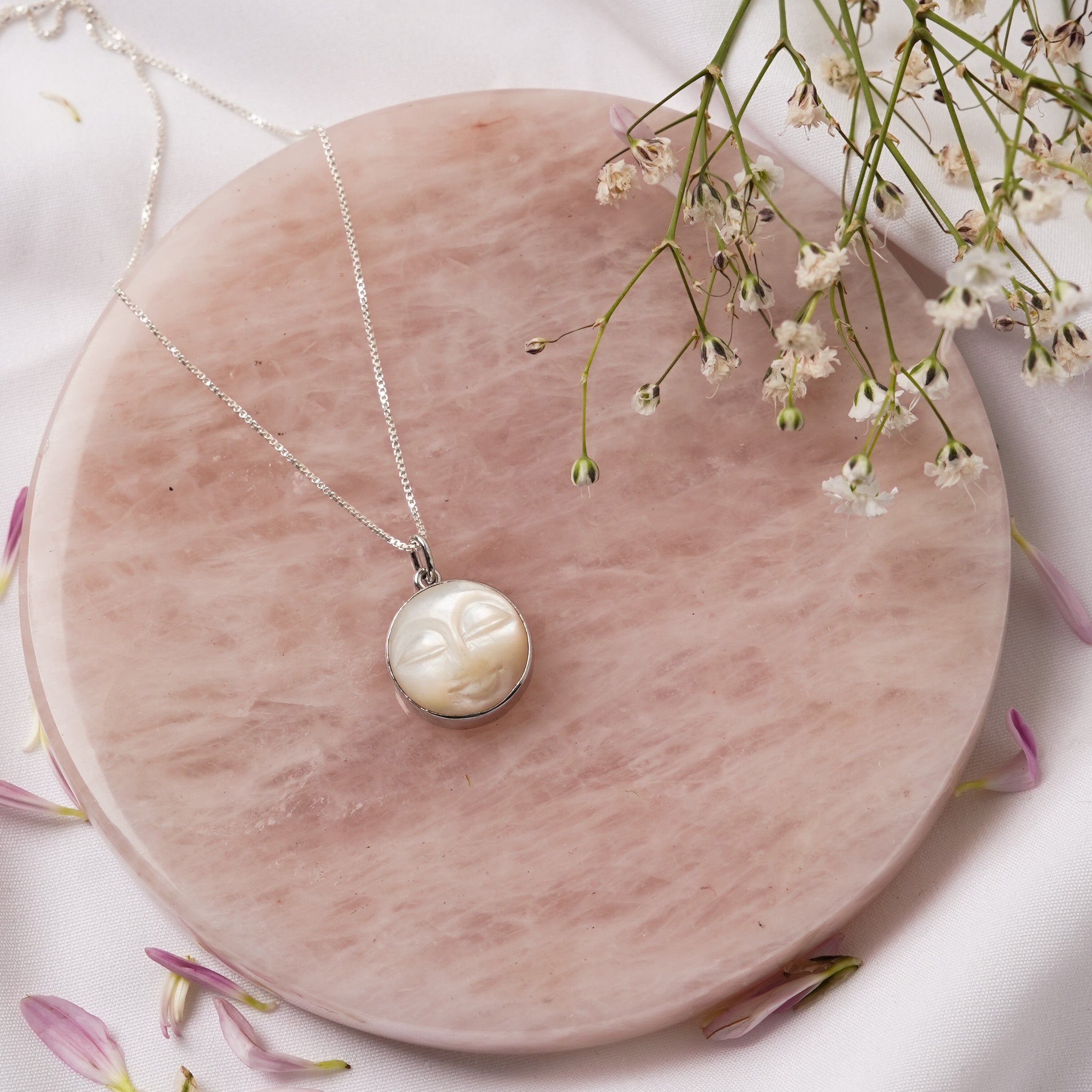 92.5 Sterling Silver Carved Moon Necklace 92.5 Sterling Silver Carved Moon Necklace