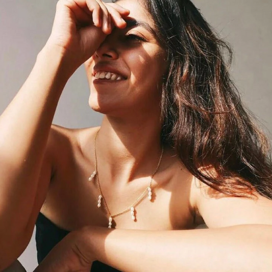 Dangling Pearl Necklace Set